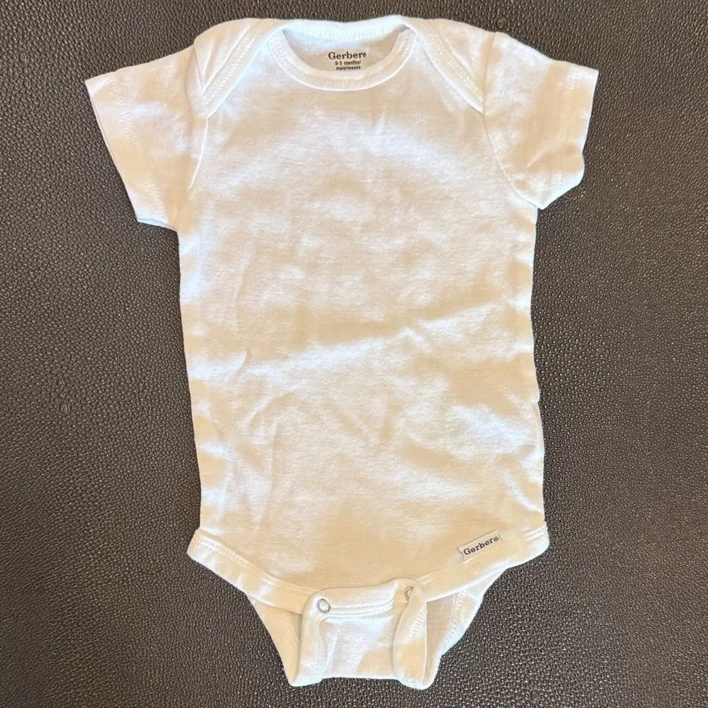 Gerber Classic White Baby Bodysuit size 0-3 months